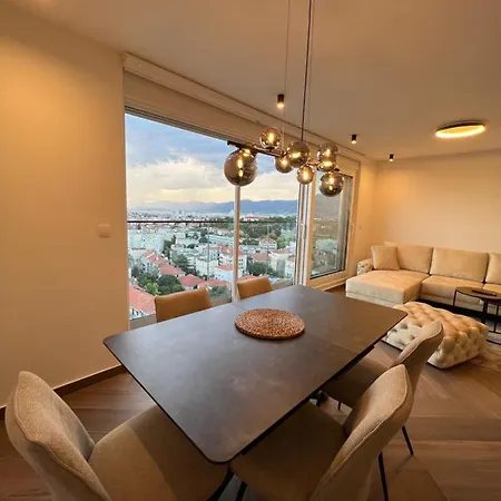 Touch The Sky Apartman *