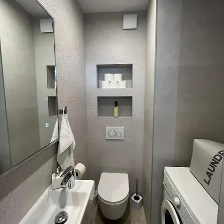 Touch The Sky Apartman