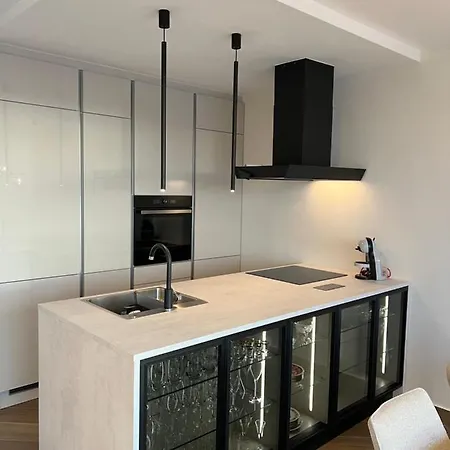 Touch The Sky Apartman