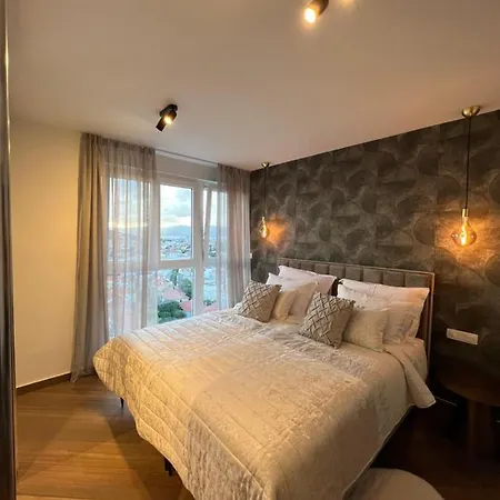 Touch The Sky דירה *